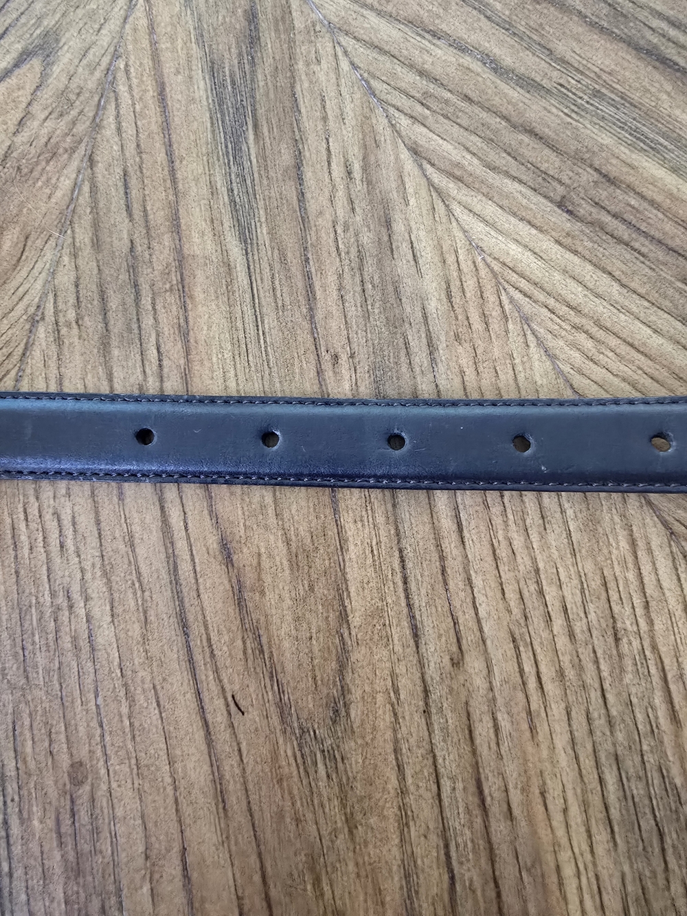 Ralph Lauren Italian Leather Women's Slim Navy Belt with Silver Hardware - Picture 4 of 11